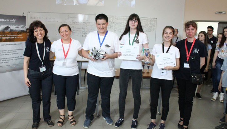 18 отбора от цялата страна мериха сили във второто издание на Русенския фестивал на роботиката