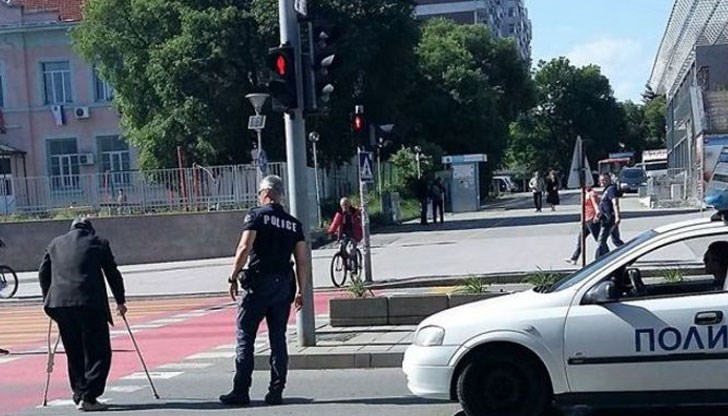 Постъпката на полицай предизвика вълна от уважение и одобрение