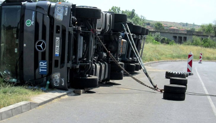Пожарникари са обезопасили района на инцидента / Снимката е илюстративна