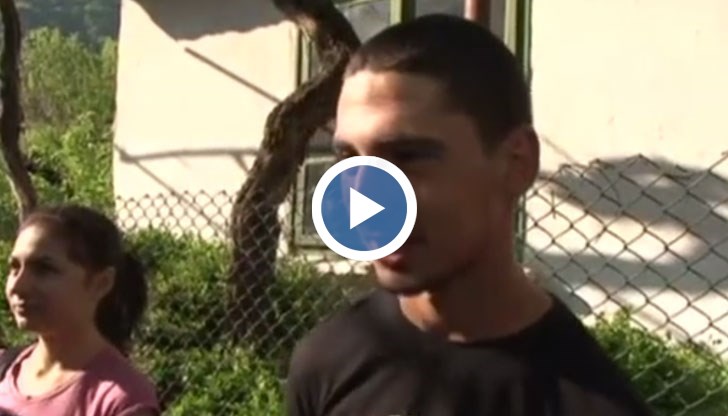 Абитуриентът и майка му останаха на улицата, след като пожар изпепели дома им