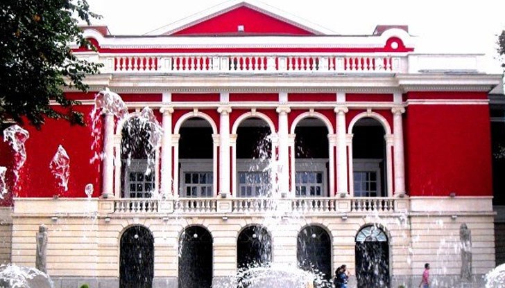 „Звездният миг на малкия Стефчо или Карнавал на животните“ е балетният спектакъл, който операта подарява на най-малките си зрители „Звездният миг на малкия Стефчо или Карнавал на животните“ е балетният спектакъл, който операта подарява на най-малките си зрители