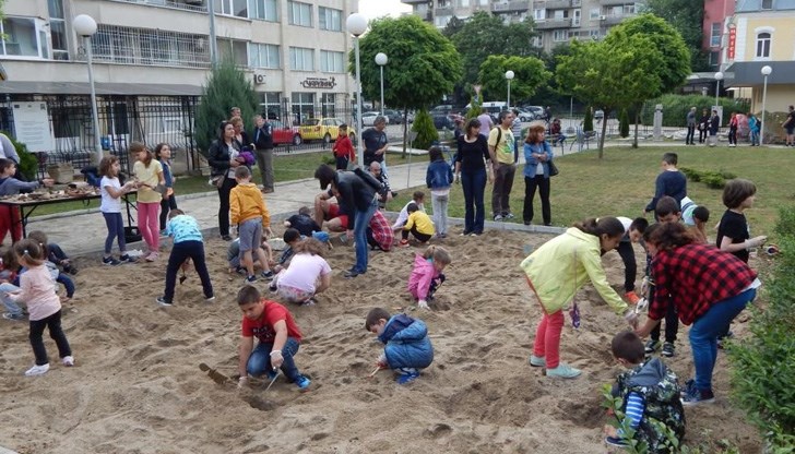 За присъстващите имаше множество практически занимания и демонстрации