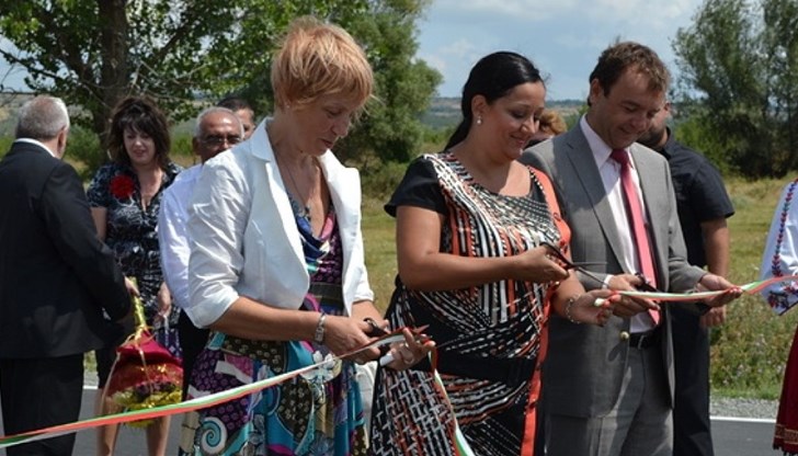 Обещано от Лиляна Павлова през 2012 година. Днес се спряга 2024 г. И пак се радваме. Обещано от Лиляна Павлова през 2012 година. Днес се спряга 2024 г. И пак се радваме.