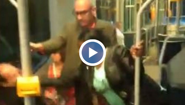 Чернокожа жена крещи и налага софиянец