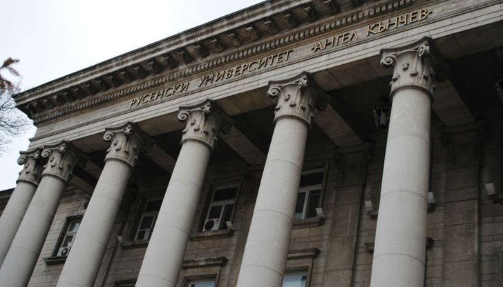 В Русенския университет обсъждаха свързаността на поколенията в дигиталния свят В Русенския университет обсъждаха свързаността на поколенията в дигиталния свят