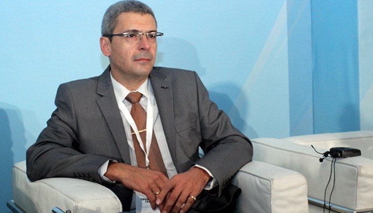 Само водата е универсален разтворител Само водата е универсален разтворител