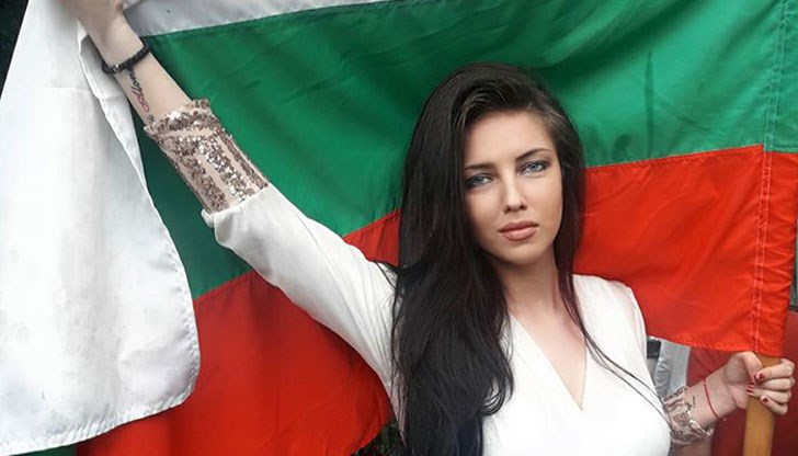 Мнозина сравниха синеоката красавица със съвременната Райна Княгиня