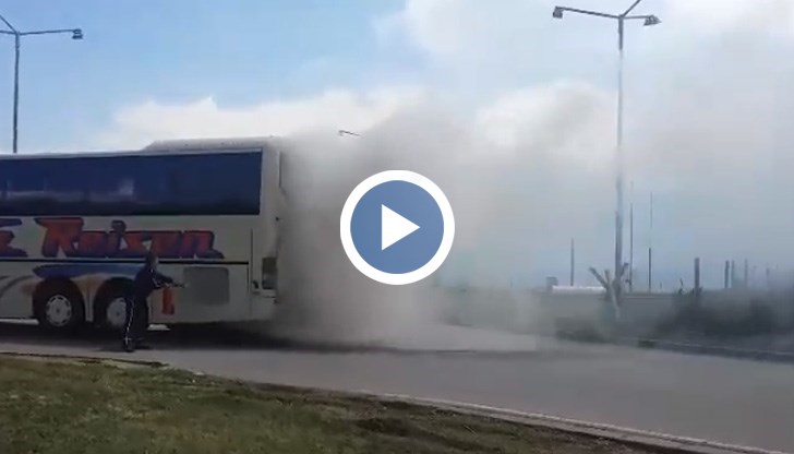 Чу се лека експлозия и хората се разбягаха...