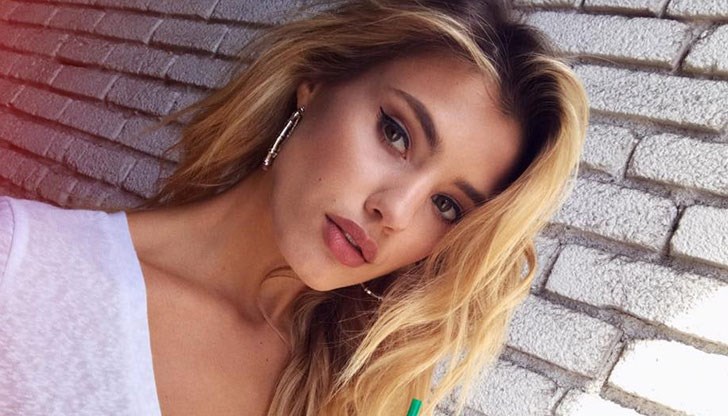 Красавицата и семейството ѝ са в Турция, където екип от експерти полага специални усилия за нейното пълно оздравяване Красавицата и семейството ѝ са в Турция, където екип от експерти полага специални усилия за нейното пълно оздравяване