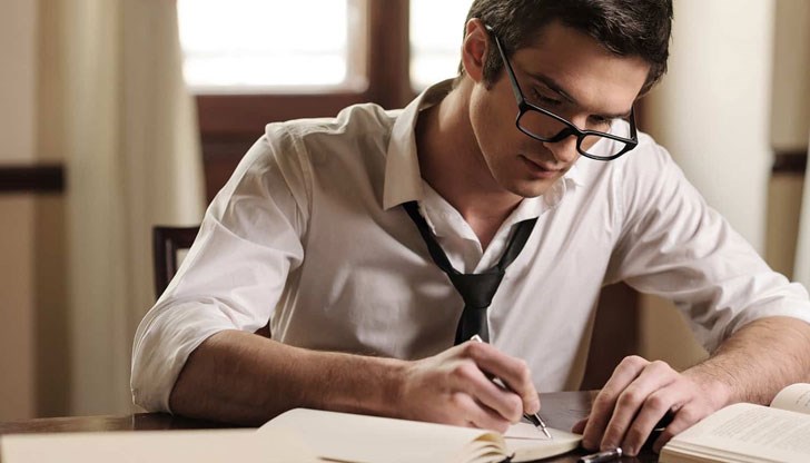 Комбинацията между славянски език и кирилица не е толкова лош „бонус“, завещан от историята... Комбинацията между славянски език и кирилица не е толкова лош „бонус“, завещан от историята...