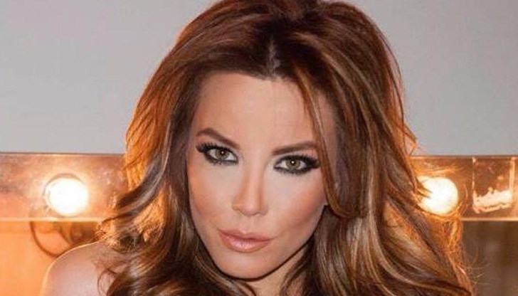 Звездата на „Пайнер“ и приятелят й са отивали на абитуриентския бал на нейния племенник