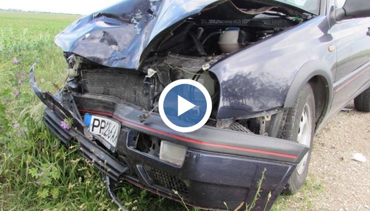 Три коли се удариха в участъка между отбивката за Кубрат и ДЗС, жена е откарана в болница