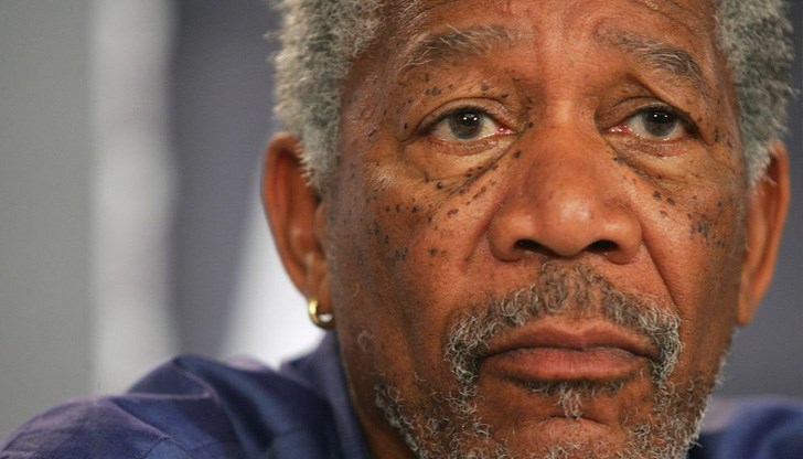 Актьорът попитал асистентка дали носи бельо