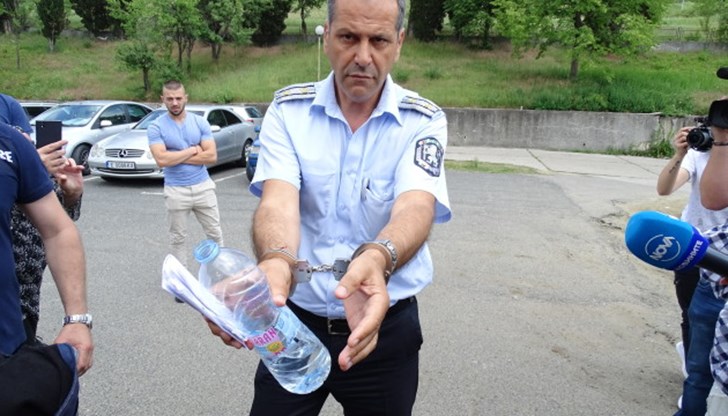 Адвокатите им поискаха медиите да не споменават и имената на задържаните Адвокатите им поискаха медиите да не споменават и имената на задържаните