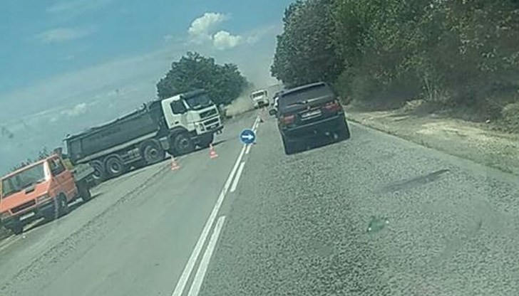 Дългочаканият ремонт на пътя Русе - Бяла създава доста проблеми на преминаващите шофьори