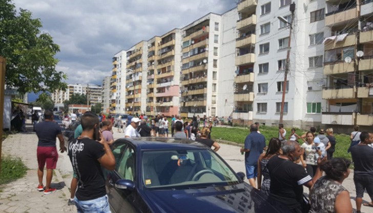 6 души са обявени за издирване