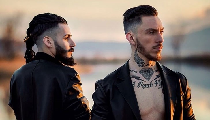 Момичето дори паднало на колене Момичето дори паднало на колене