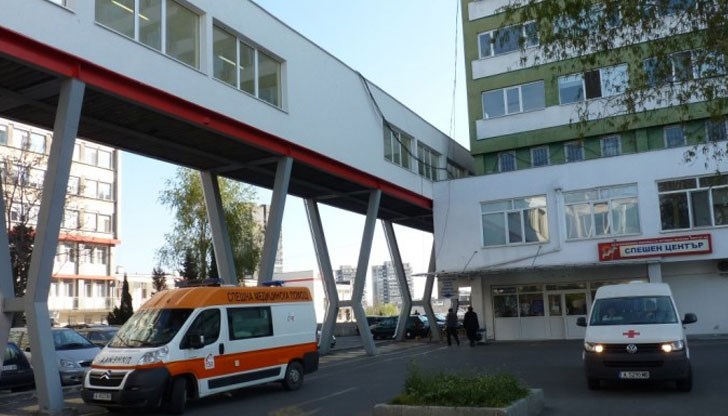 60-годишната Антония се връщала от плажа, когато я застигнал първият порив на бурята в Бургас 60-годишната Антония се връщала от плажа, когато я застигнал първият порив на бурята в Бургас