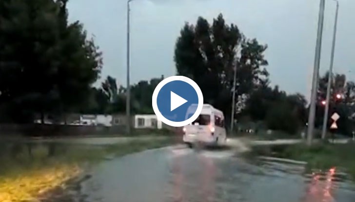 Вчера в късния следобед за кратко над дунавския град се изля огромно количество вода