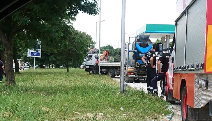 Тежката машина потеглила сама