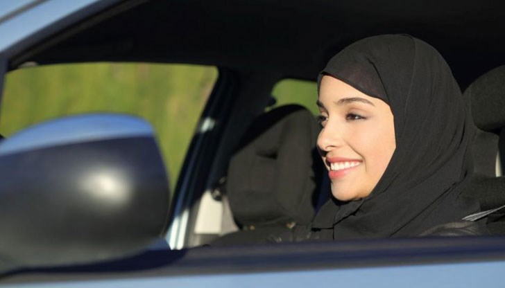 Кралството се подготвя след три седмици да вдигне единствената в света забрана за жени да шофират