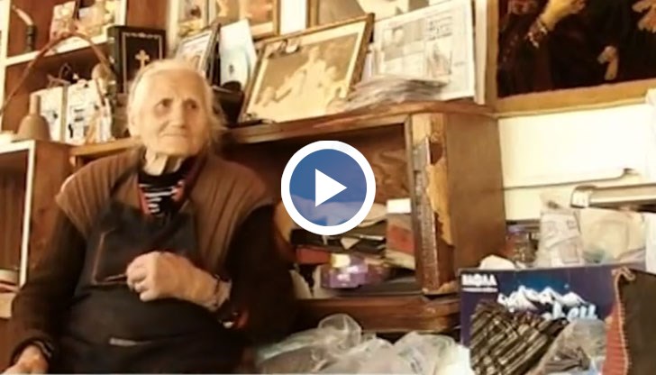 92-годишната жена разказва, че понякога се е случвало и до 41 пъти да лее олово,  за да излезе сърцето, което поема уплаха на човека