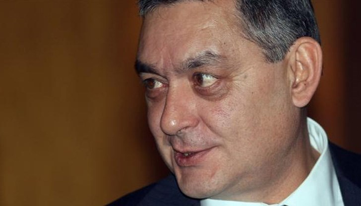 Д-р Цветан Райчинов получи 35 гласа на първия тур, а председателският пост отиде в ръцете на д-р Иван Маджаров Д-р Цветан Райчинов получи 35 гласа на първия тур, а председателският пост отиде в ръцете на д-р Иван Маджаров