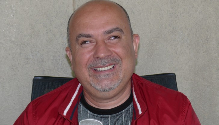 Тя е силен характер и буйна тийнейджърка, но съм сигурен, че много неща ще й останат в главата от това, което си говорим Тя е силен характер и буйна тийнейджърка, но съм сигурен, че много неща ще й останат в главата от това, което си говорим