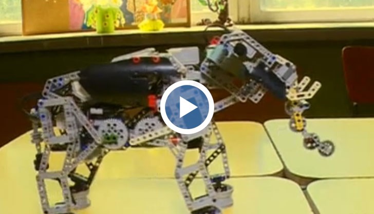 Учениците от Клуб "Роботика" признават, че срещите с децата със специални образователни потребности са били много полезни и за тях