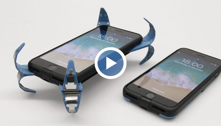 Сензори автоматично задействат двойни метални, извити пружини, които изскачат от всеки ъгъл на калъфа