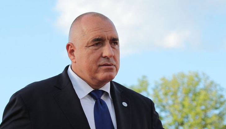 Страната ни е изправена пред горещо политическо лято