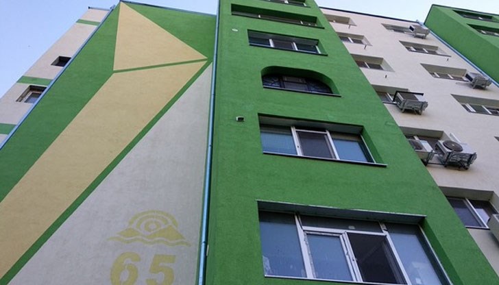 Шумни ромски компании тормозят живущите в блок вече 3 години Шумни ромски компании тормозят живущите в блок вече 3 години