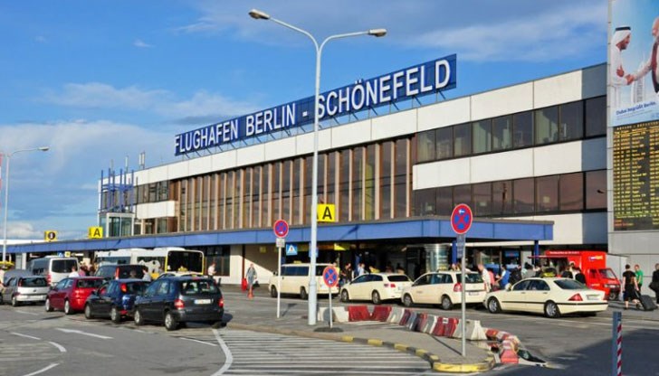 Пътници останаха блокирани вчера на берлинското летище Шьонефелд след отменен полет на авиокомпанията „Райън еър”