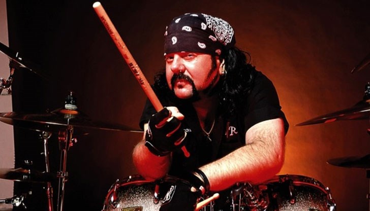 Вини Пол е смятан за един от най-добрите барабанисти на нашето време
