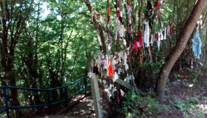 Хора от различни краища идват тук, за да потърсят изцеление