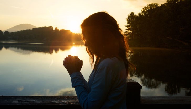 Небесата се отварят, за да чуят думите и мислите ни