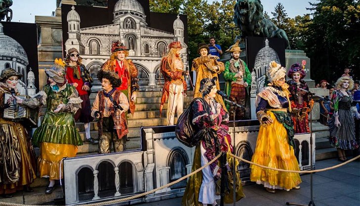 Пред очите на русенци и гостите на града оживява атмосферата на парижкия квартал “Монмартър” от края на 18 век