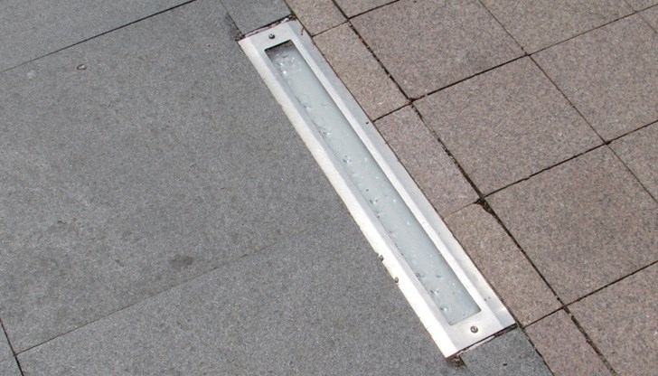 Не могат да бъдат и подменени, защото такива лампи на пазара няма