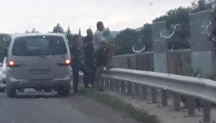 23-годишният Рамадан искаше да скочи от мост, за да сложи край на живота си