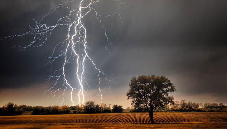 29-годишната Валентина Илиева попаднала в силна гръмотевична буря, докато бързала да прибере животните си