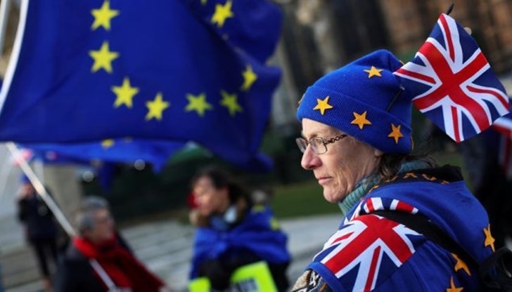 Рязко се е увеличил броят на британци, които взимат паспорти от ЕС Рязко се е увеличил броят на британци, които взимат паспорти от ЕС