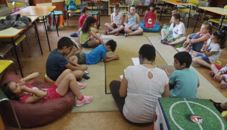 С „Академия за малчугани“ и „По пътя на изкуството - от Дега до Пикасо“ започнаха летните занимания С „Академия за малчугани“ и „По пътя на изкуството - от Дега до Пикасо“ започнаха летните занимания