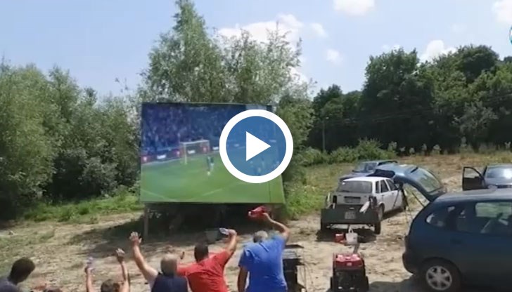 Огромни пътнически кораби пускаха котва привлечени от футбол и скара