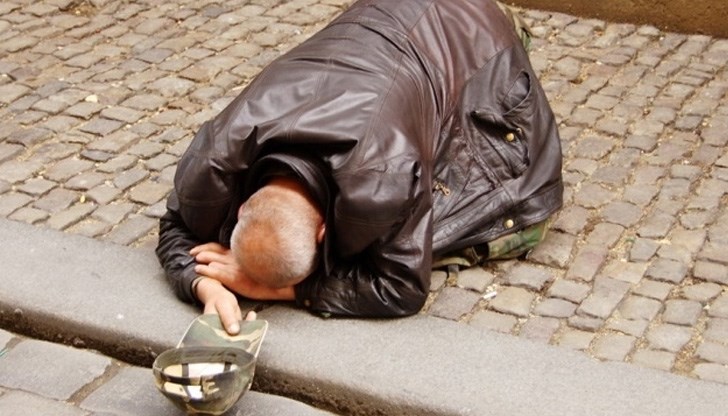 Задържани са 11 българи, които експлоатирали просяци