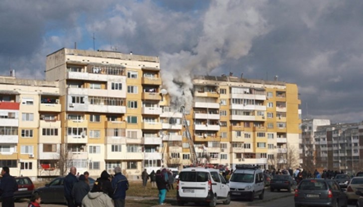 Тази сутрин пожарната е вдигната на крак заради пожар на тераса на апартамент / Снимката е илююстративна Тази сутрин пожарната е вдигната на крак заради пожар на тераса на апартамент / Снимката е илююстративна