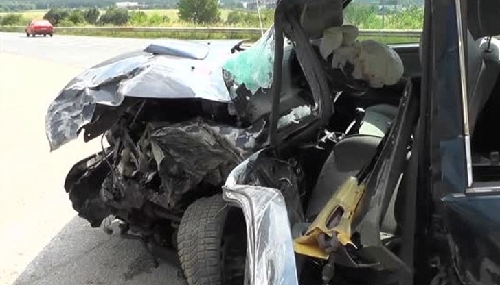 Шофьорът на джипа е тежко ранен