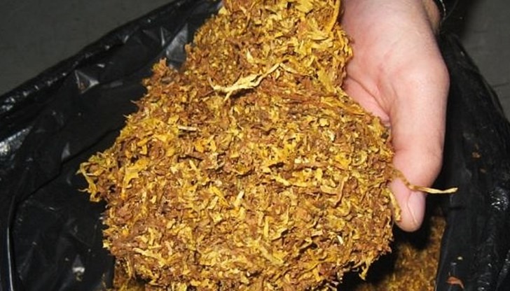 Служителите на МВР намерили в дома на 50-годишен мъж половин килограм ситно нарязан тютюн, без акцизен бандерол