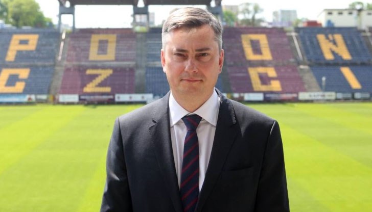 Полякът досега е работил предимно в родината си с кратки прекъсвания в арабския свя