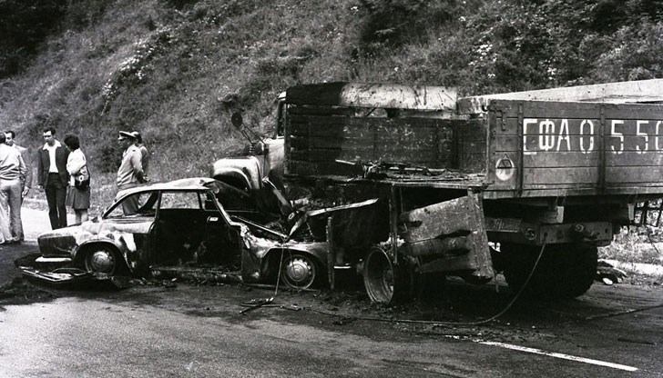 На днешната дата през 1971 година загиват легендарните футболисти Георги Аспарухов и Никола Котков На днешната дата през 1971 година загиват легендарните футболисти Георги Аспарухов и Никола Котков