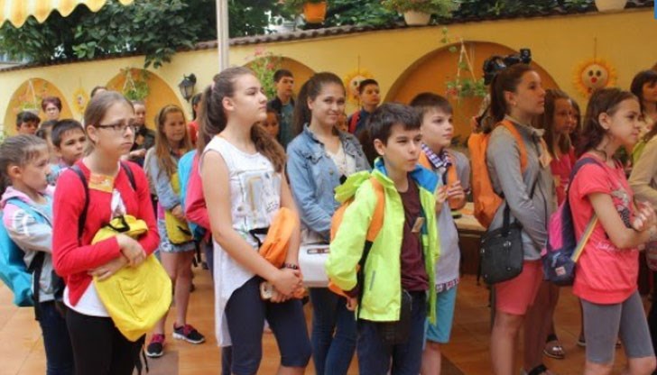 Желанието си за участие децата могат да заявят в офиса на Фондация „Бистра и Галина” до 27 юни 2018 година Желанието си за участие децата могат да заявят в офиса на Фондация „Бистра и Галина” до 27 юни 2018 година